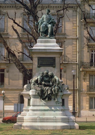 Monument à Alexandre Dumas père (1802-70) romancier et dramaturge français, 1883 - Gustave Dore